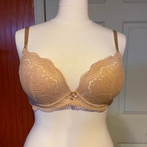 Beautiful New 36D Lace Bra